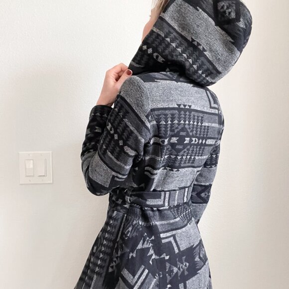 FOREVER 21 Hooded Aztec Boho Wrap Coat - Hippie Shawl Winter Jacket (S) - Picture 3 of 14